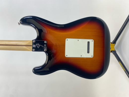 Fender - Player Stratocaster Pau Ferro - 3 Tone Sunburst 5